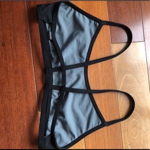 Jolyn top size large